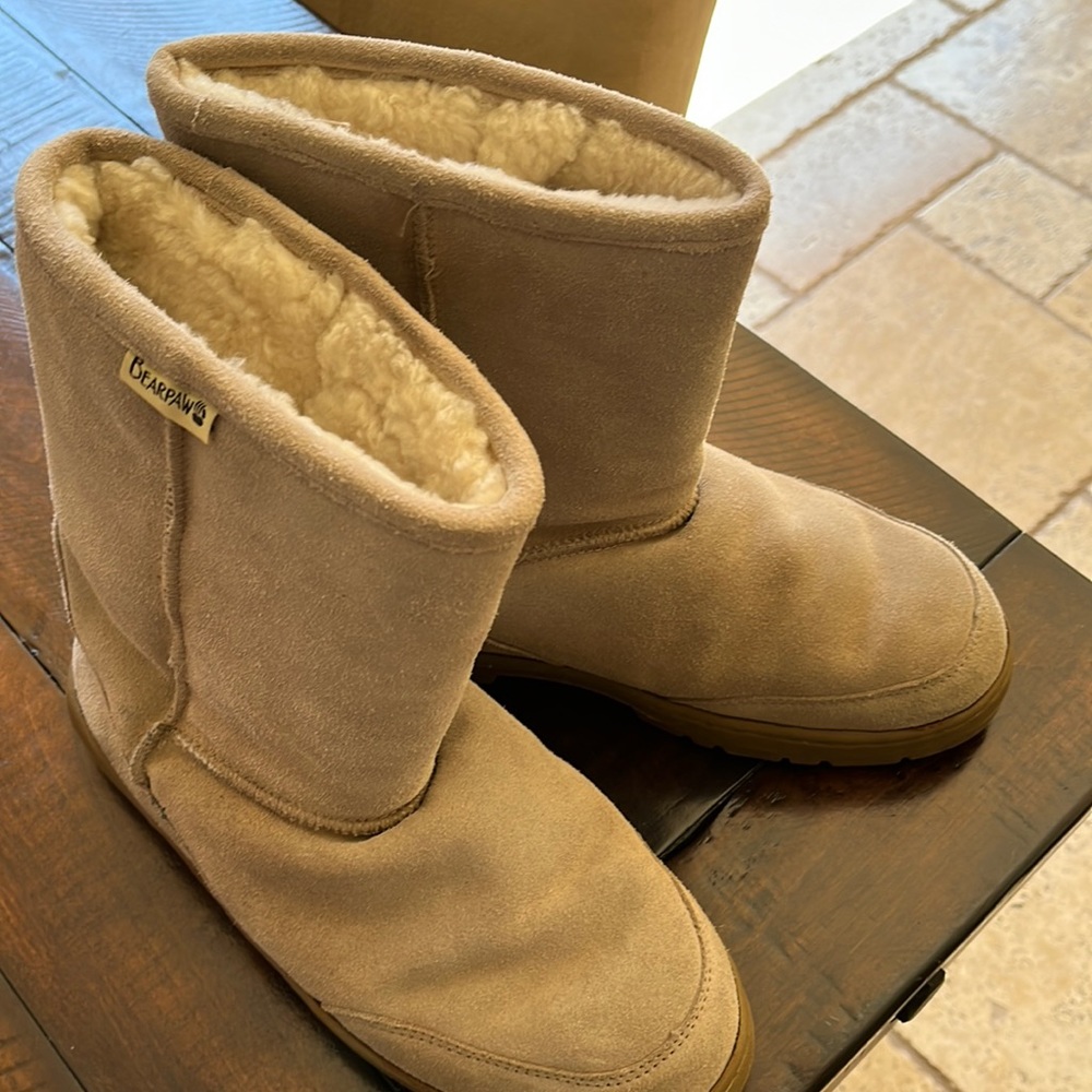 Bearpaw Winter Boots (slightly worn)